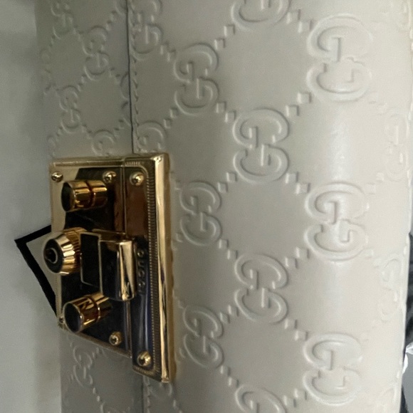 ❌SOLD!❌ Small Gucci Guccissima Padlock Bag - Picture 5 of 16